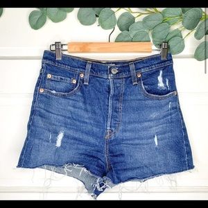 Levi’s Ribcage denim shorts (high waisted)